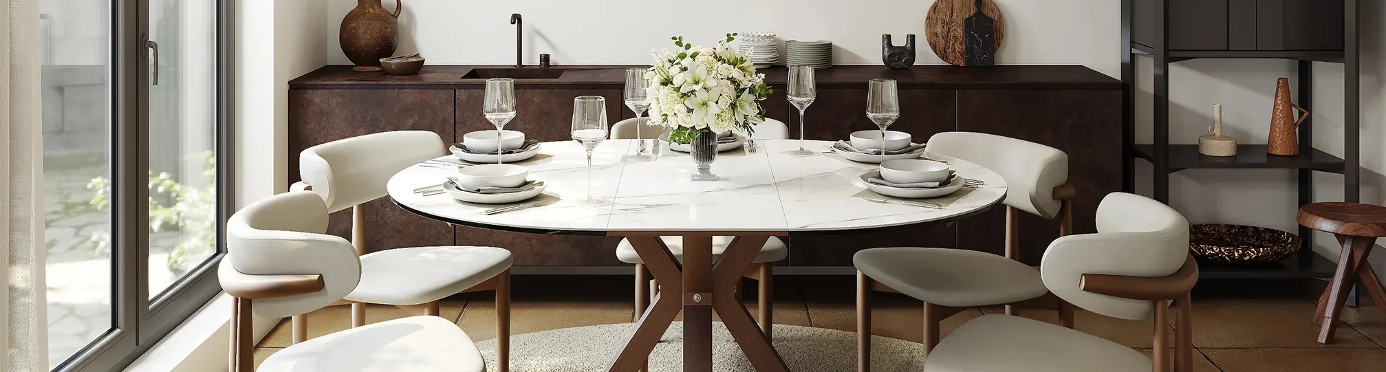 Povison Round Extendable Dining Table in a Mid-Century Modern House